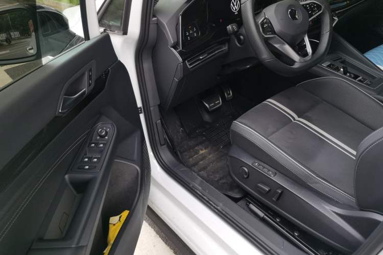 Used Volkswagen Golf 2021 280TSI DSG R-Line Driver Seat