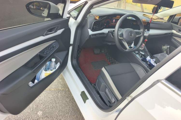 Used Volkswagen Golf 2021 280TSI DSG Pro Driver Seat
