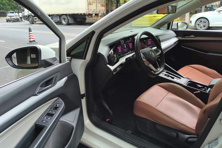 Used Volkswagen Golf 2021 280TSI DSG Pro Driver Seat