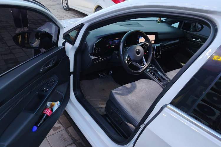 Used Volkswagen Golf 2021 280TSI DSG R-Line Driver Seat