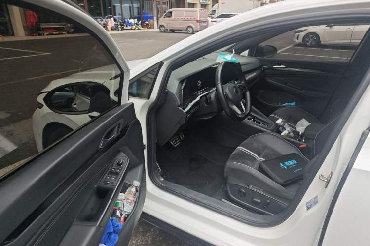 Used Volkswagen Golf 2021 280TSI DSG R-Line Driver Seat