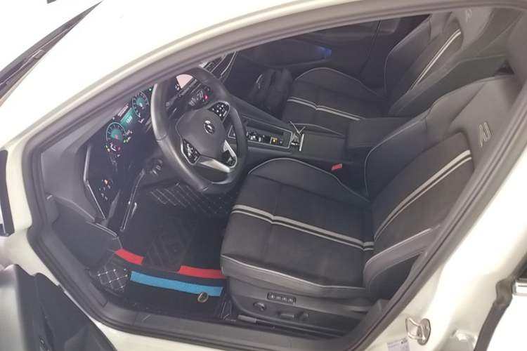 Used Volkswagen Golf 2021 280TSI DSG R-Line Driver Seat