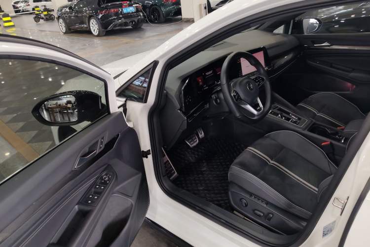 Used Volkswagen Golf 2021 280TSI DSG R-Line Driver Seat