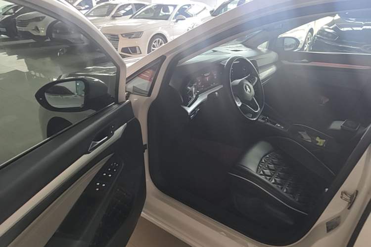 Used Volkswagen Golf 2021 280TSI DSG Pro Driver Seat