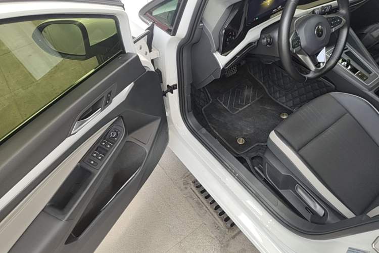 Used Volkswagen Golf 2021 280TSI DSG 30th Anniversary Edition Driver Seat