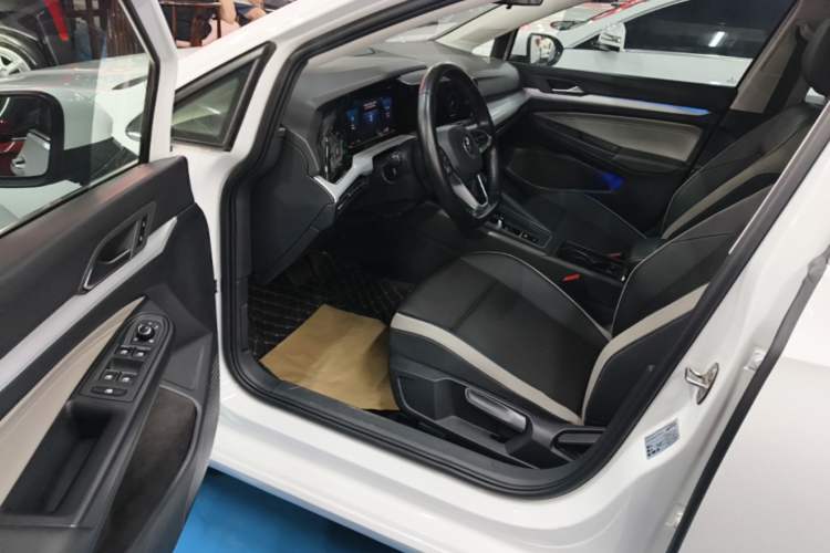 Used Volkswagen Golf 2021 280TSI DSG 30th Anniversary Edition Driver Seat