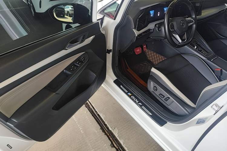Used Volkswagen Golf 2021 280TSI DSG Pro Driver Seat