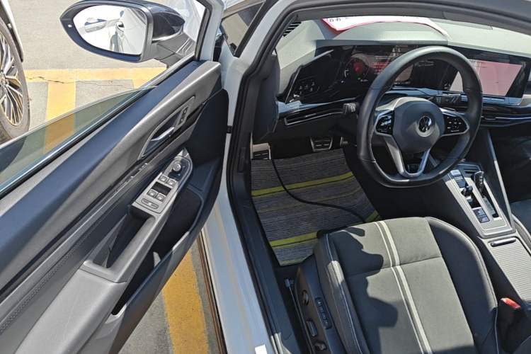 Used Volkswagen Golf 2021 280TSI DSG R-Line Driver Seat