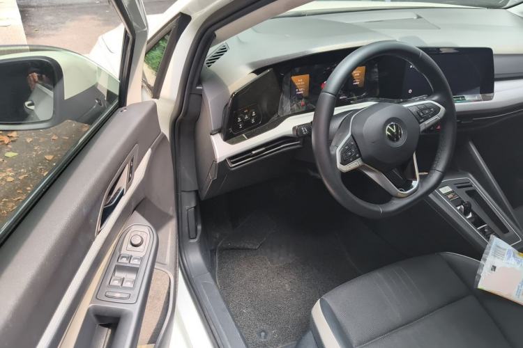 Used Volkswagen Golf 2021 280TSI DSG Pro First Edition Driver Seat