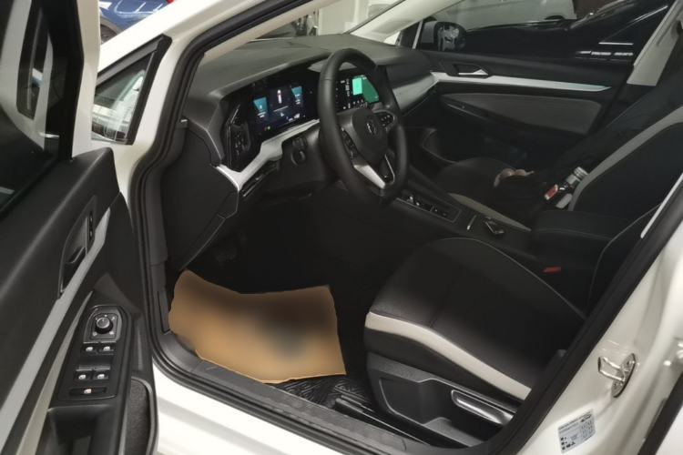 Used Volkswagen Golf 2021 200TSI DSG Driver Seat
