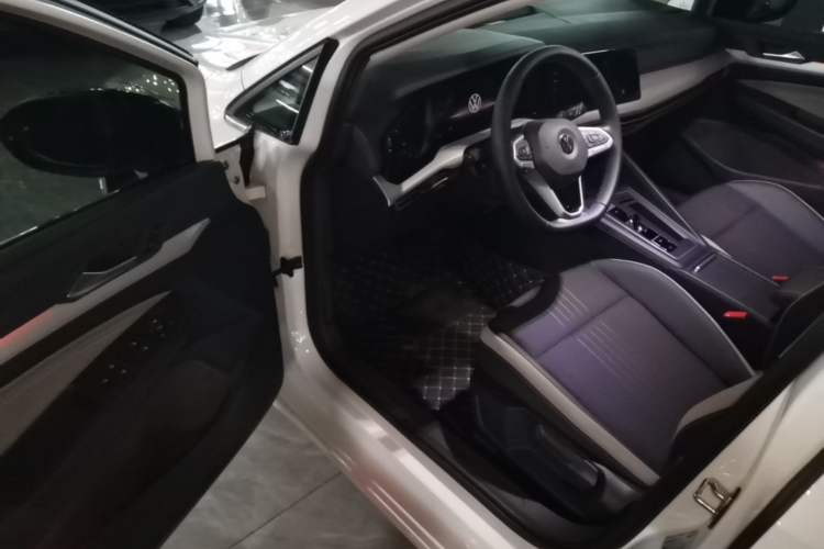 Used Volkswagen Golf 2021 280TSI DSG Pro Driver Seat