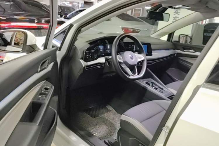 Used Volkswagen Golf 2021 280TSI DSG Pro Driver Seat