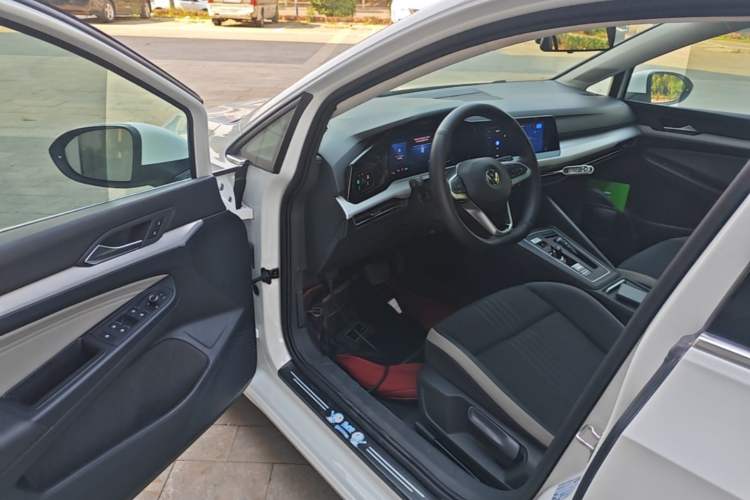 Used Volkswagen Golf 2021 280TSI DSG 30th Anniversary Edition Driver Seat