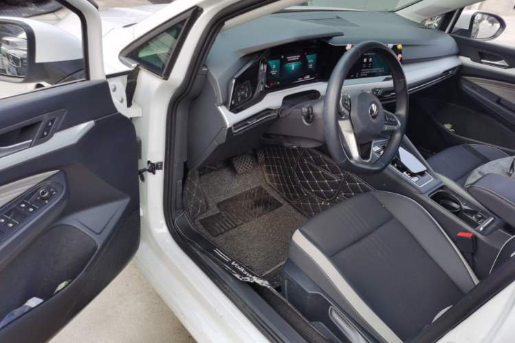 Used Volkswagen Golf 2021 280TSI DSG R-Line Driver Seat