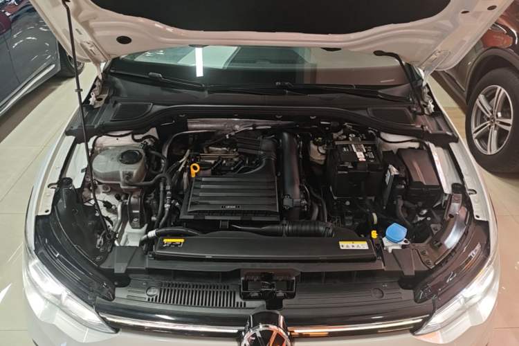 Used Volkswagen Golf 2021 280TSI DSG Pro Engine Bay