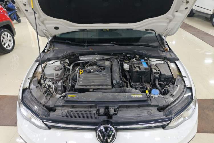 Used Volkswagen Golf 2021 280TSI DSG Pro Engine Bay