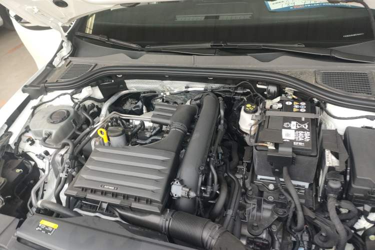 Used Volkswagen Golf 2021 280TSI DSG R-Line Engine Bay