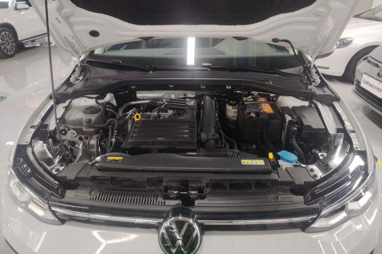 Used Volkswagen Golf 2021 280TSI DSG Pro Engine Bay