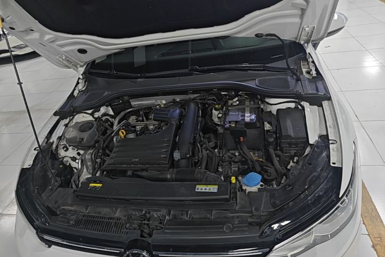 Used Volkswagen Golf 2021 280TSI DSG Pro Engine Bay