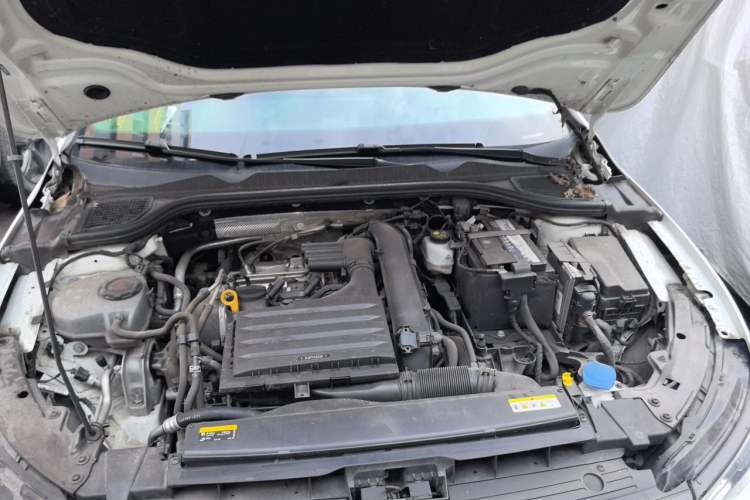 Used Volkswagen Golf 2021 280TSI DSG R-Line Engine Bay