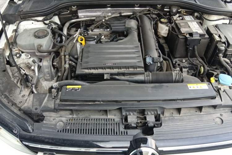 Used Volkswagen Golf 2021 280TSI DSG R-Line Engine Bay
