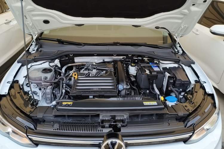 Used Volkswagen Golf 2021 280TSI DSG R-Line Engine Bay