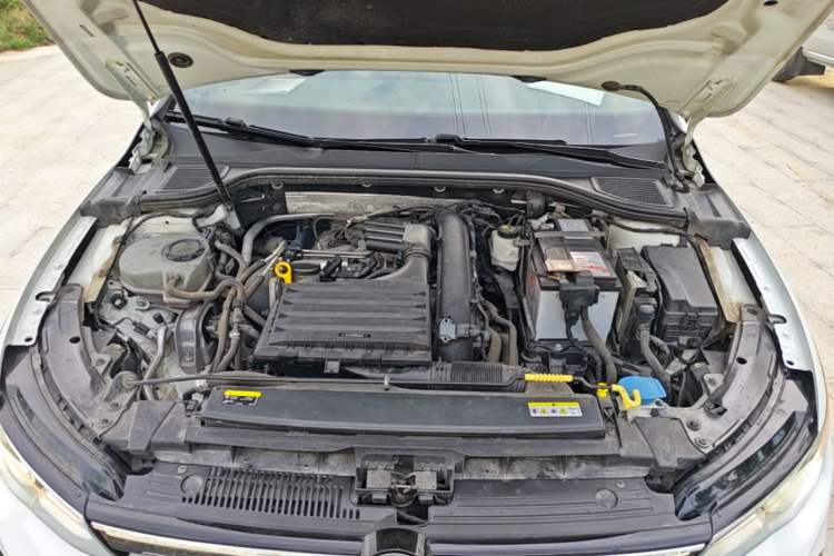 Used Volkswagen Golf 2021 280TSI DSG 30th Anniversary Edition Engine Bay