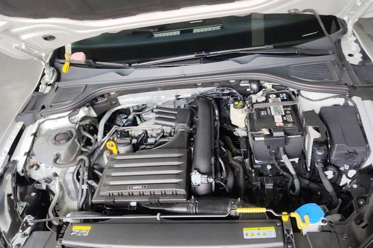 Used Volkswagen Golf 2021 280TSI DSG Pro Engine Bay