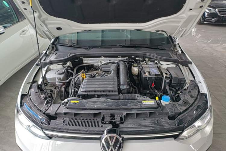 Used Volkswagen Golf 2021 280TSI DSG Pro Engine Bay