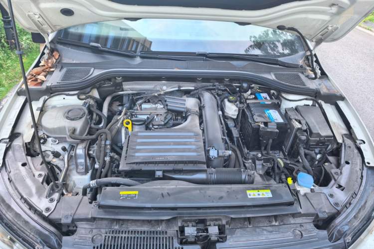 Used Volkswagen Golf 2021 280TSI DSG R-Line Engine Bay