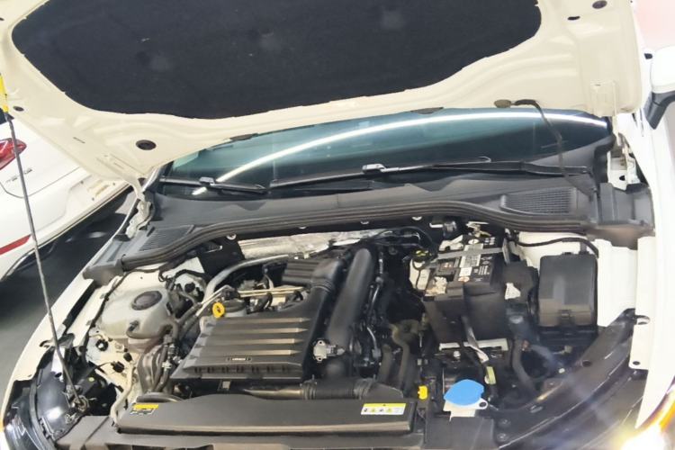 Used Volkswagen Golf 2021 280TSI DSG Pro Engine Bay