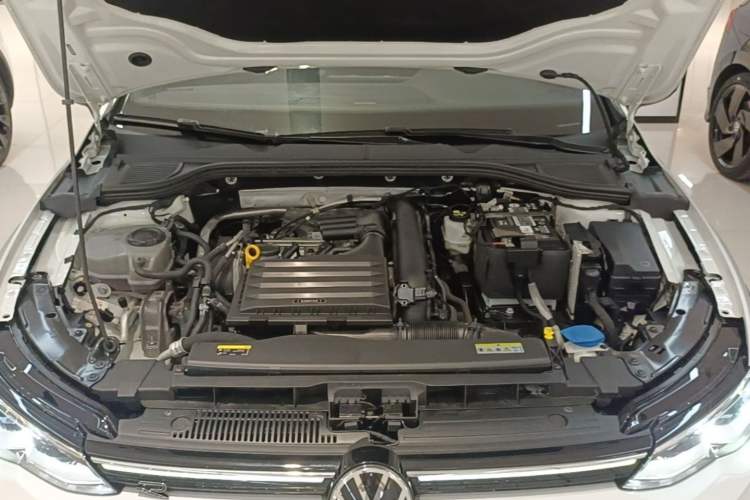 Used Volkswagen Golf 2021 280TSI DSG R-Line Engine Bay
