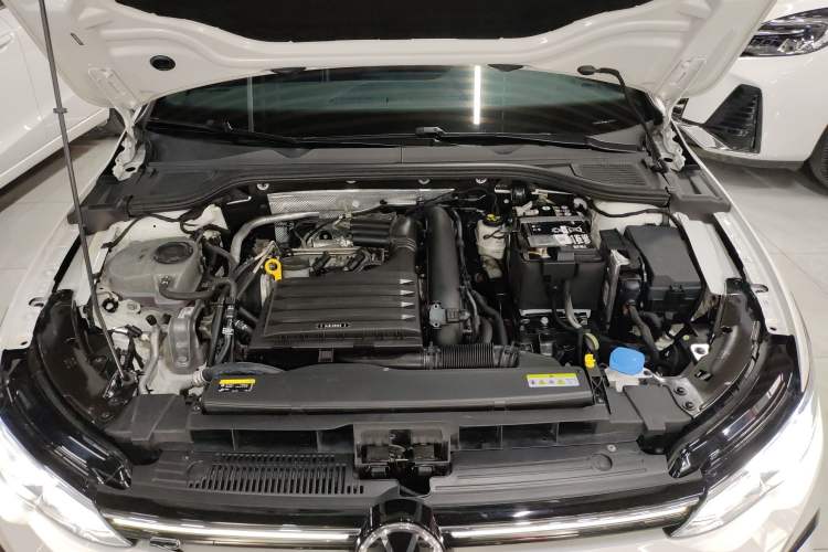 Used Volkswagen Golf 2021 280TSI DSG R-Line Engine Bay