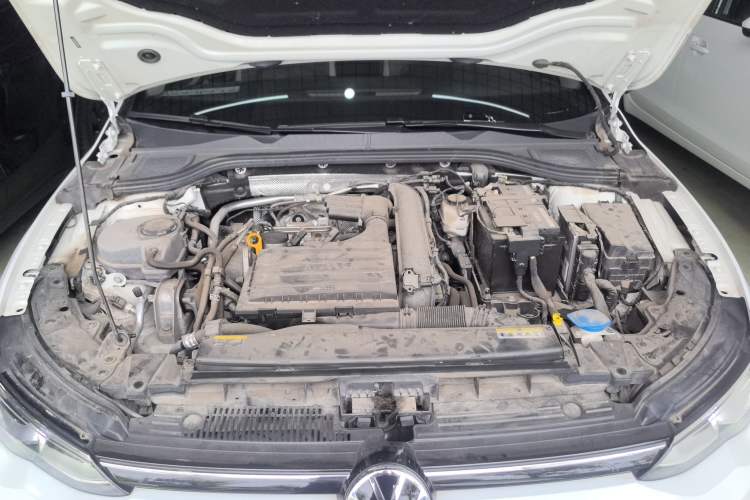 Used Volkswagen Golf 2021 200TSI DSG Engine Bay