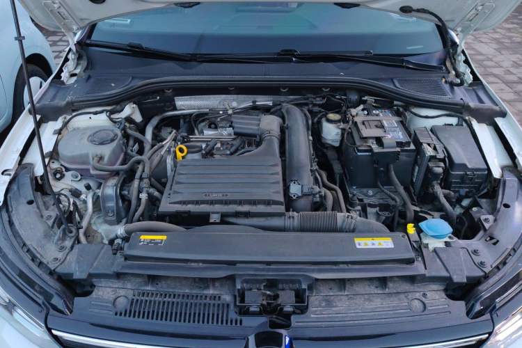 Used Volkswagen Golf 2021 280TSI DSG R-Line Engine Bay