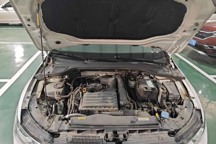 Used Volkswagen Golf 2021 280TSI DSG Pro Engine Bay