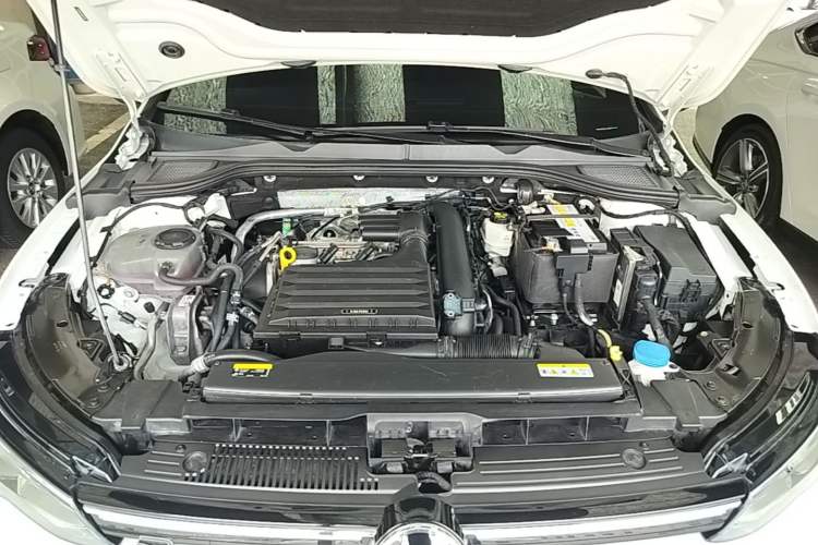 Used Volkswagen Golf 2021 280TSI DSG R-Line Engine Bay