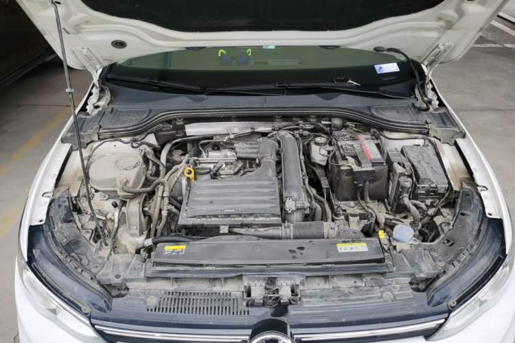 Used Volkswagen Golf 2021 280TSI DSG Pro Engine Bay