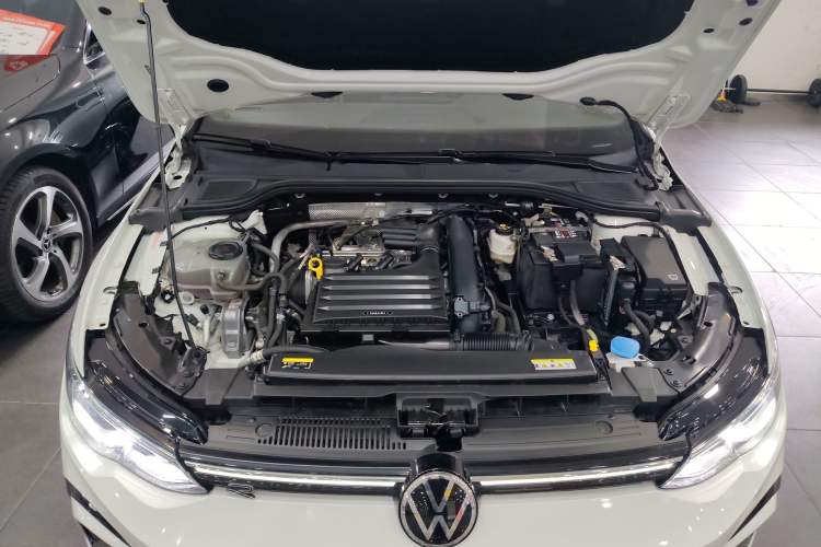 Used Volkswagen Golf 2021 280TSI DSG R-Line Engine Bay