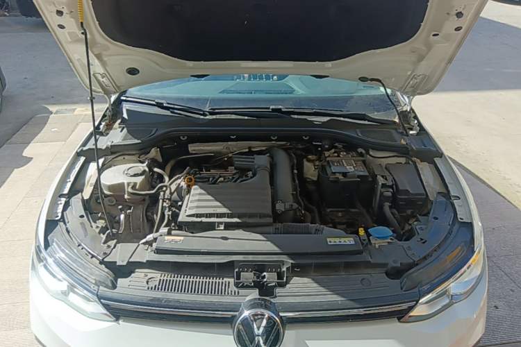 Used Volkswagen Golf 2021 200TSI DSG Pro Engine Bay
