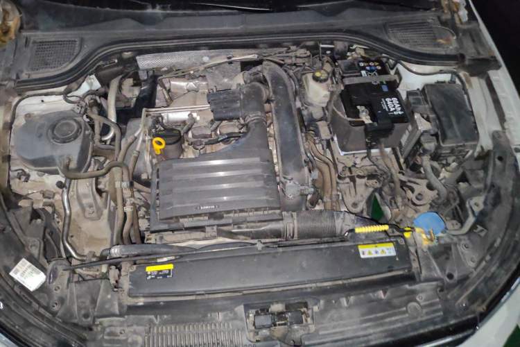 Used Volkswagen Golf 2021 280TSI DSG R-Line Engine Bay
