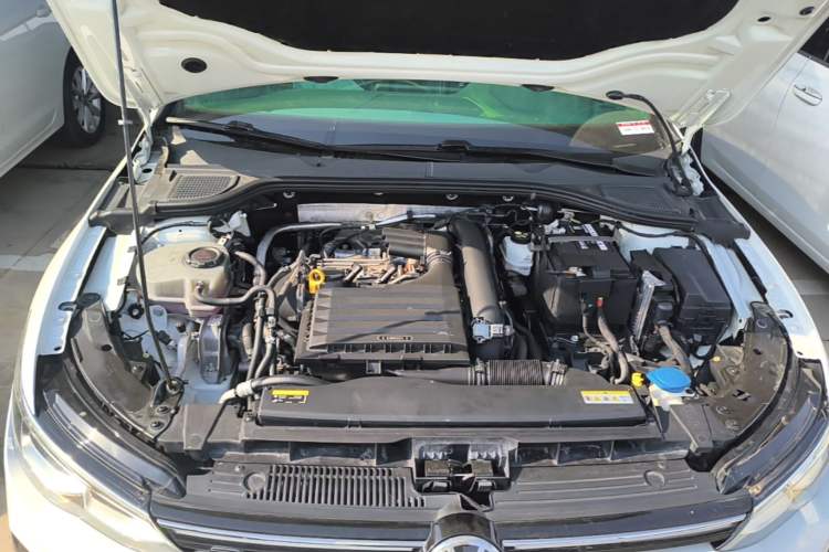 Used Volkswagen Golf 2021 280TSI DSG R-Line Engine Bay