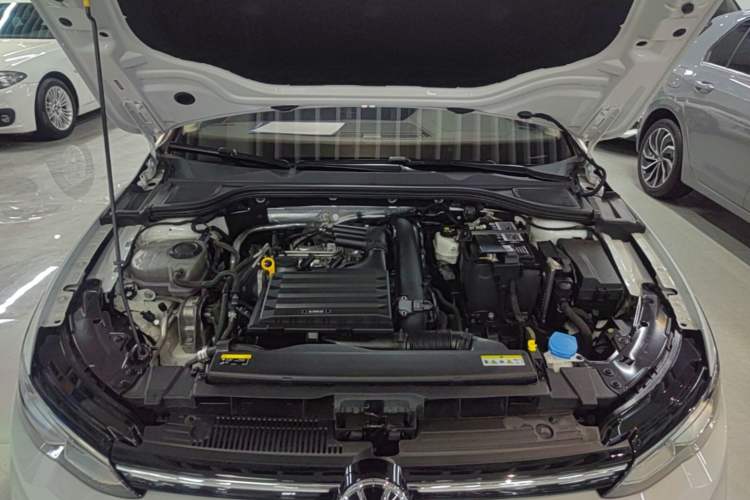 Used Volkswagen Golf 2021 200TSI DSG Pro Engine Bay
