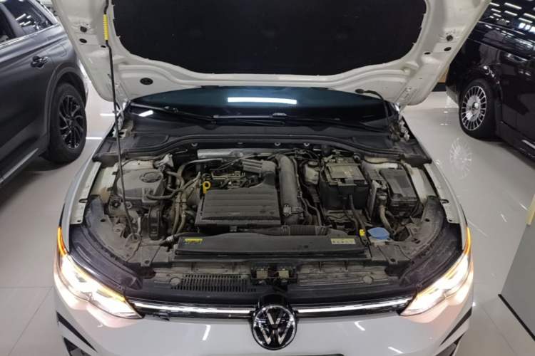 Used Volkswagen Golf 2021 280TSI DSG R-Line Engine Bay