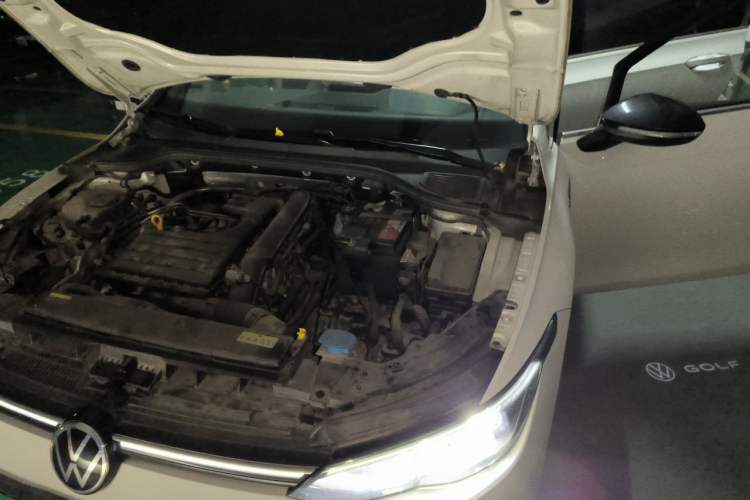 Used Volkswagen Golf 2021 280TSI DSG R-Line Engine Bay Left