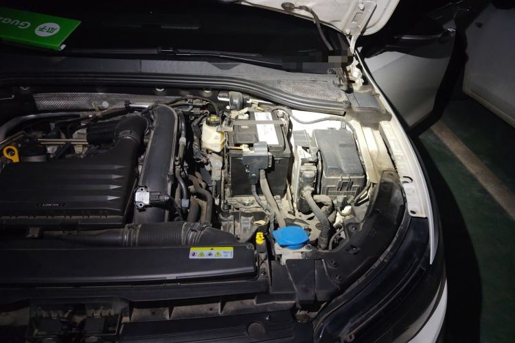 Used Volkswagen Golf 2021 280TSI DSG R-Line Engine Bay Left