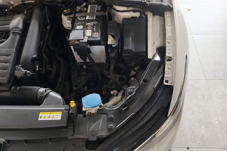 Used Volkswagen Golf 2021 280TSI DSG R-Line Engine Bay Left