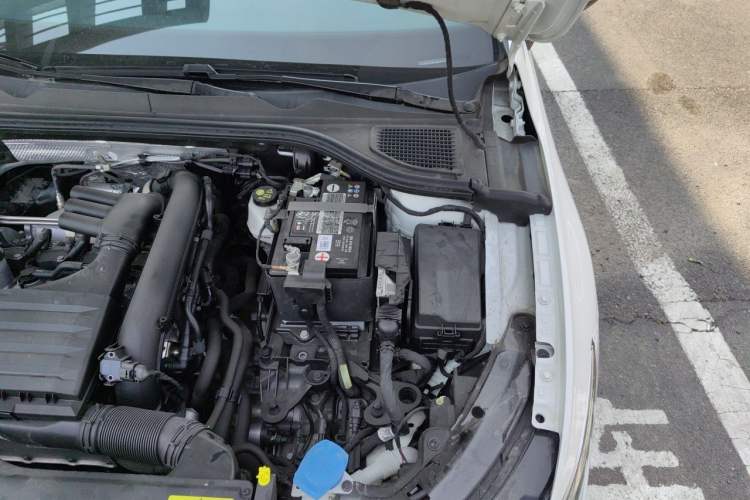 Used Volkswagen Golf 2021 280TSI DSG R-Line Engine Bay Left
