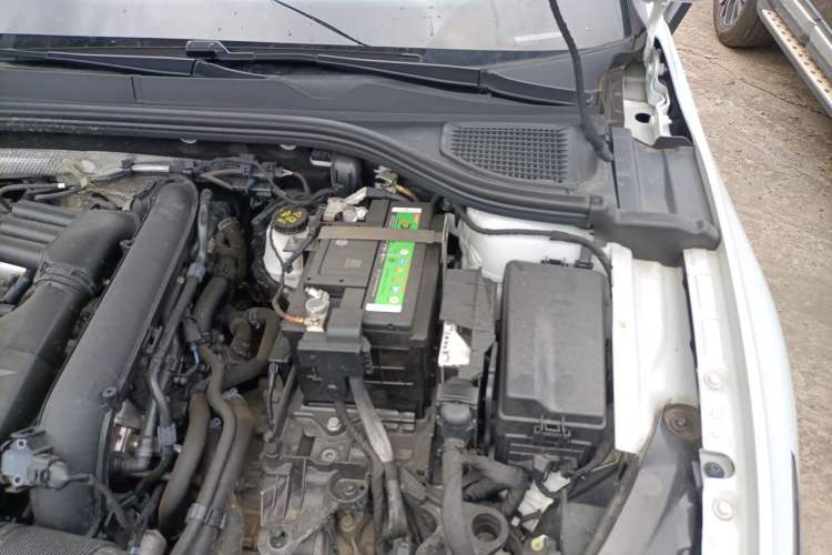 Used Volkswagen Golf 2021 280TSI DSG 30th Anniversary Edition Engine Bay Left