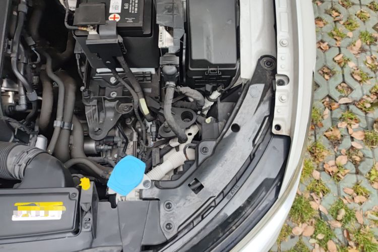 Used Volkswagen Golf 2021 280TSI DSG R-Line Engine Bay Left